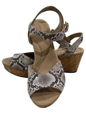 NWOB Clarks Annadel Mystic Snake-Print Wedge Sandals in Taupe and Black